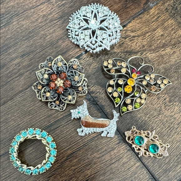 Brooch Set - Picture 10 of 10